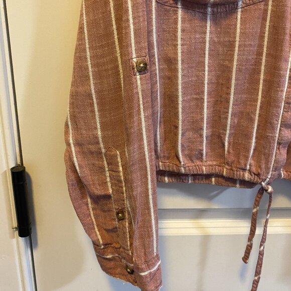 Abercrombie & Fitch Long-Sleeve Cropped Striped Long Sleeve Cinch Bottom Shirt L - Picture 5 of 6